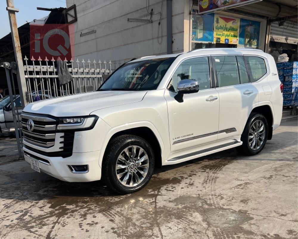 تۆیۆتا لاند کروزەر